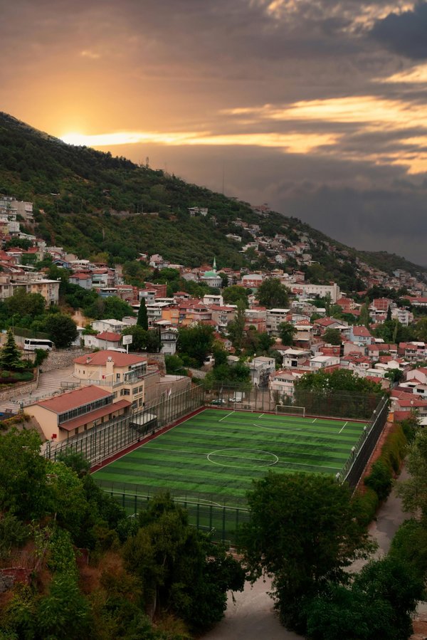 Terrain foot : découvrez les dalles clipsables pratiques et durables
